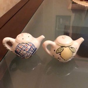 Set for salt and pepper